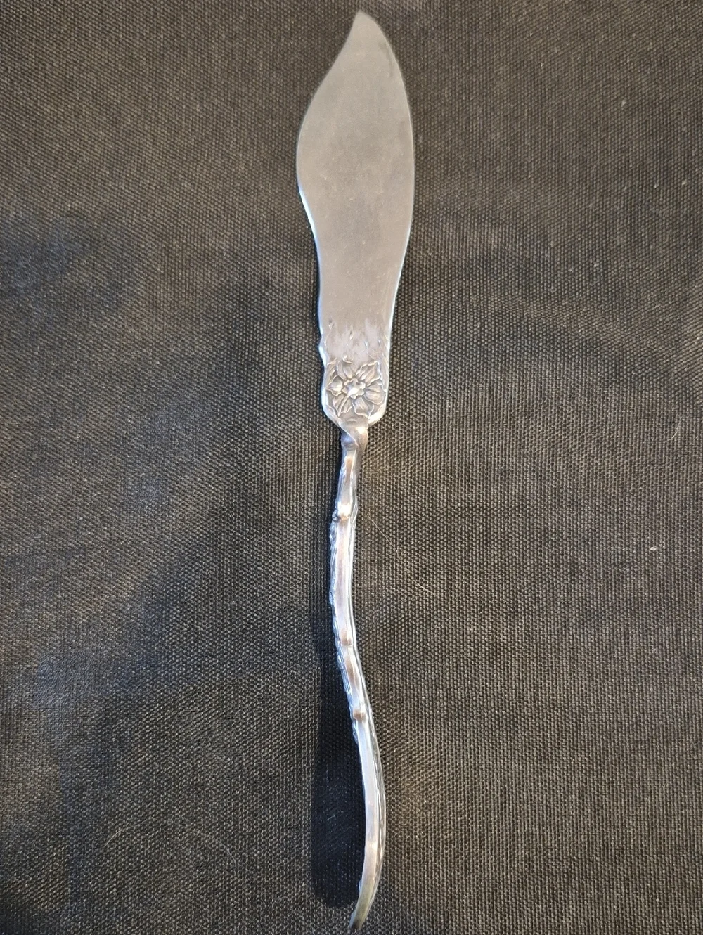 Oxford Silver Plate Narcissus  Butter Knife with Decorative Handle